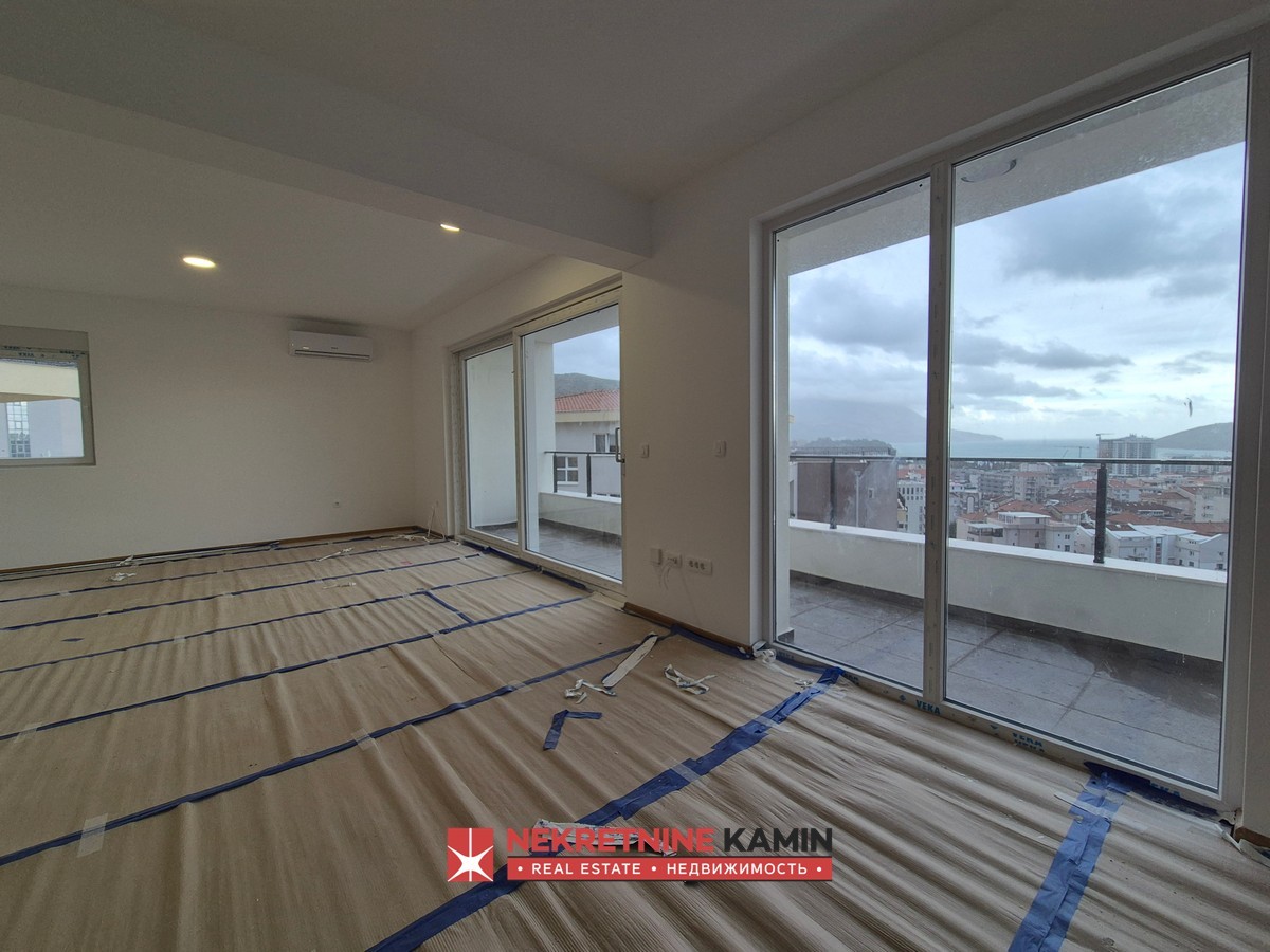 Trosoban stan 117m2 u naselju Dubovica Lux, Budva